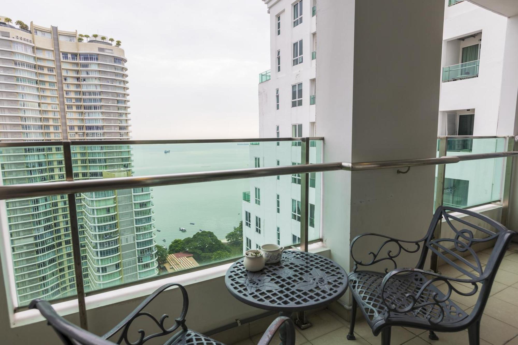 Sky Suites Джорджтаун Экстерьер фото